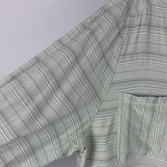 Chico's Casual Gray Striped Roll Up Sleeve Button-Up Blouse Size 3 - Picture 4 of 10